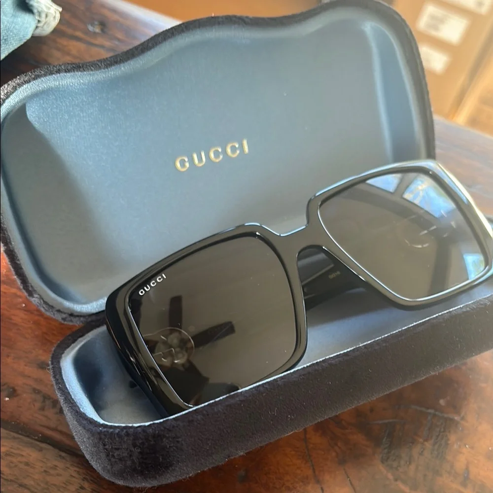 NEW Gucci Sunglasses Black Oversized Sunglasses never worn GG1692S - Picture 6 of 10